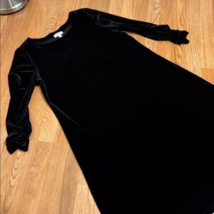 Susan Graver elegant black velvet long ruched sleeve midi dress. Size L.